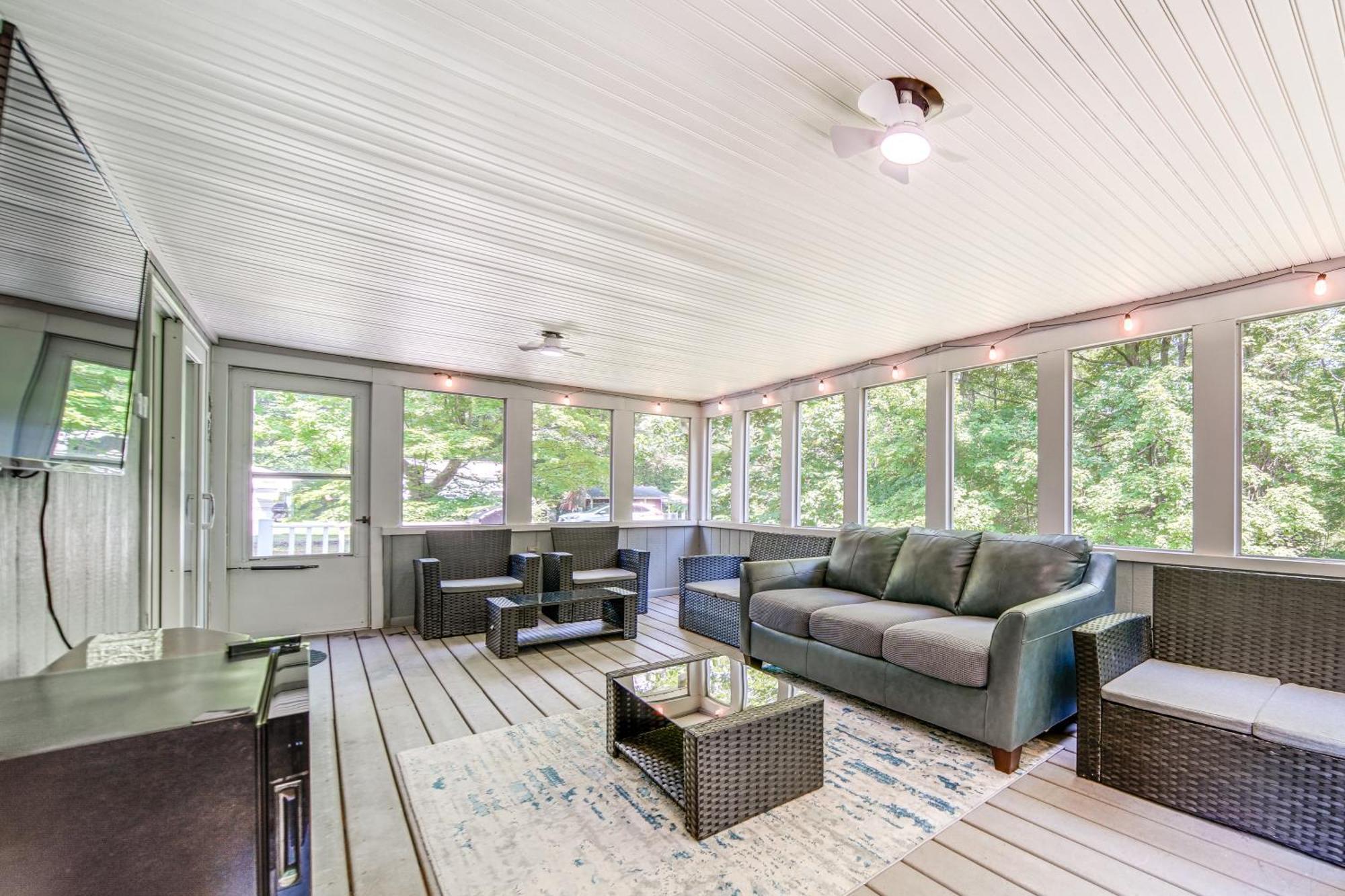Pet-friendly Espyville With Yard And Fire Pit!