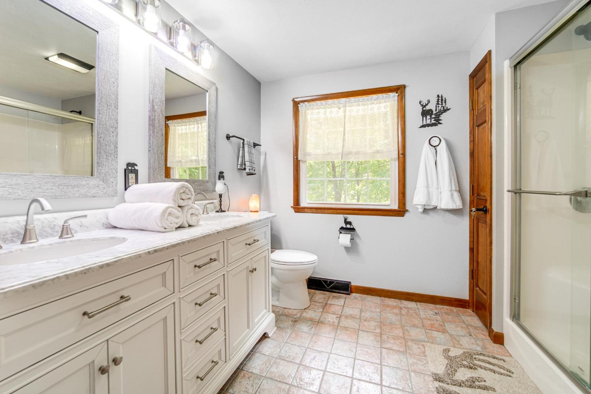 Pet-friendly Espyville With Yard And Fire Pit! Hartstown