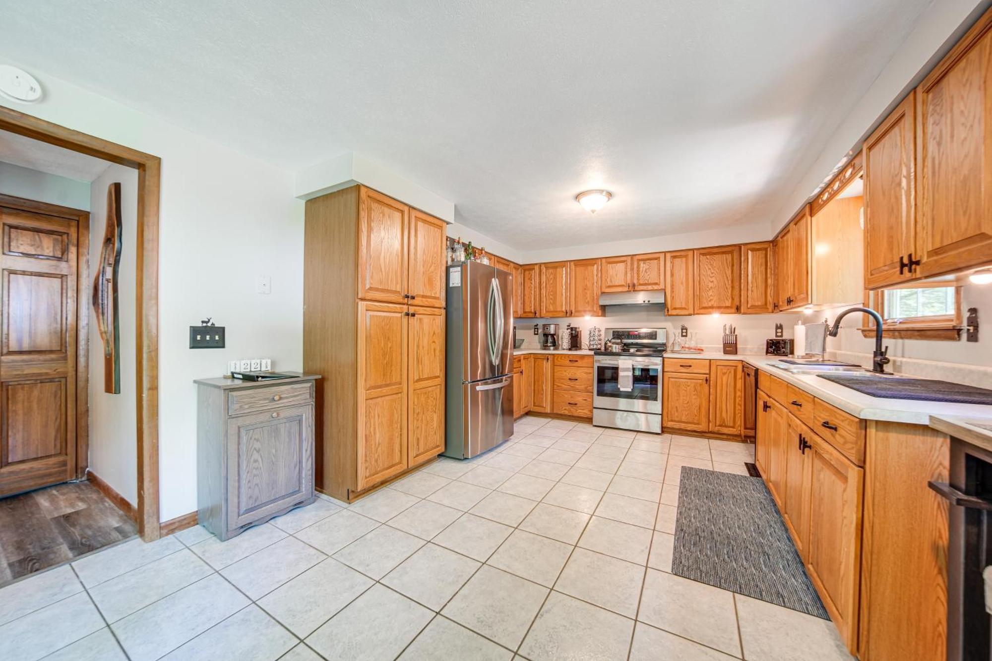 Pet-friendly Espyville With Yard And Fire Pit!
